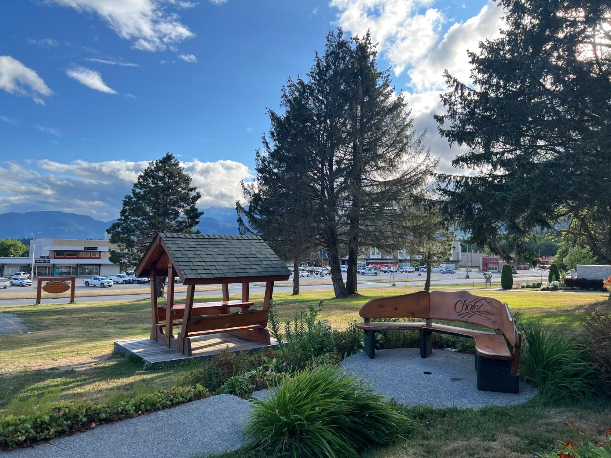 Chalet Inn Kitimat Zewnętrze zdjęcie