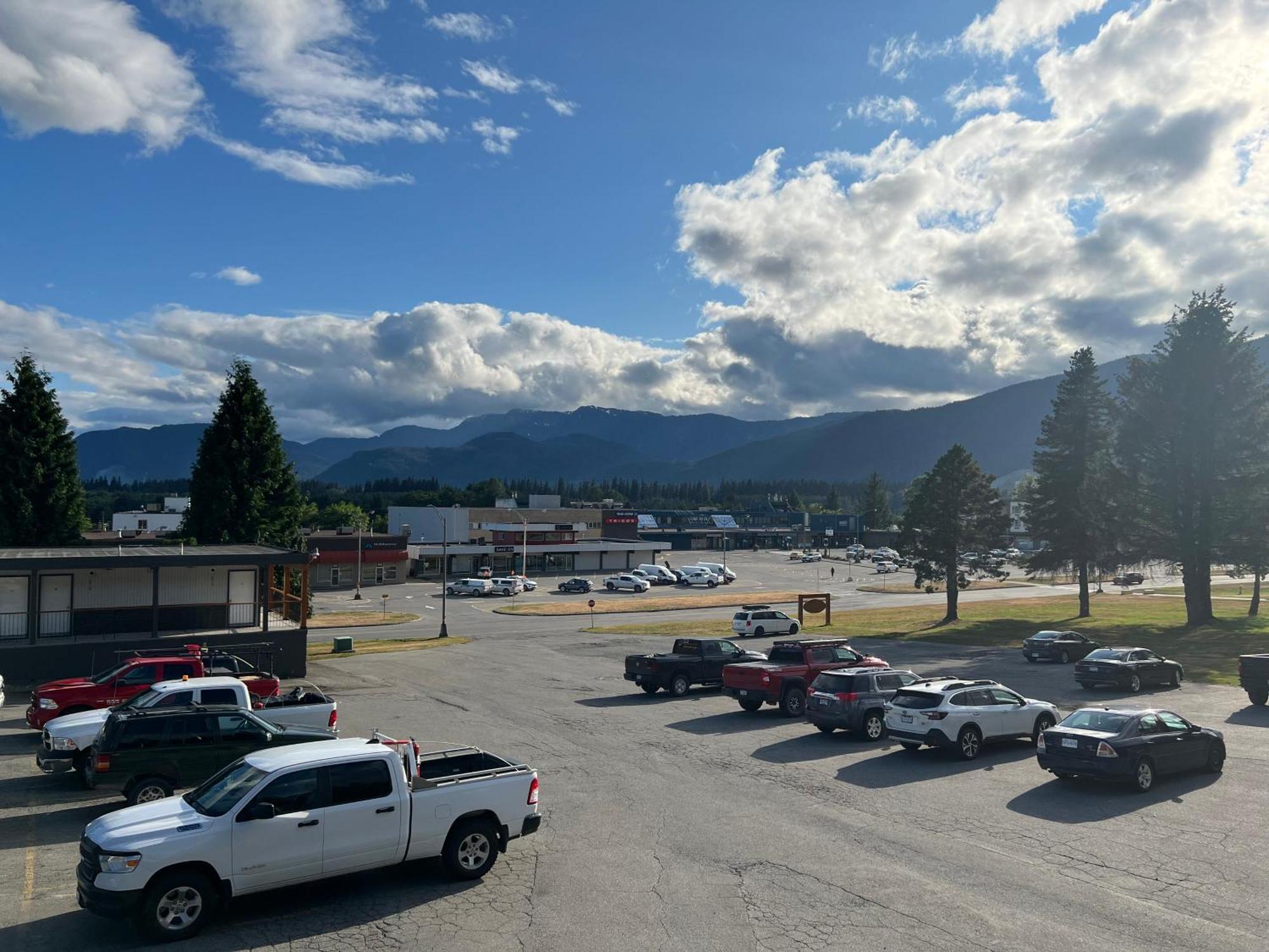 Chalet Inn Kitimat Zewnętrze zdjęcie