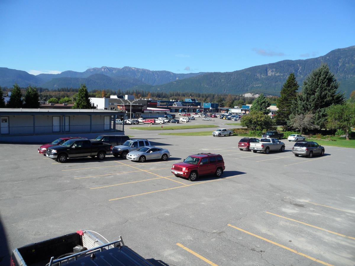 Chalet Inn Kitimat Zewnętrze zdjęcie