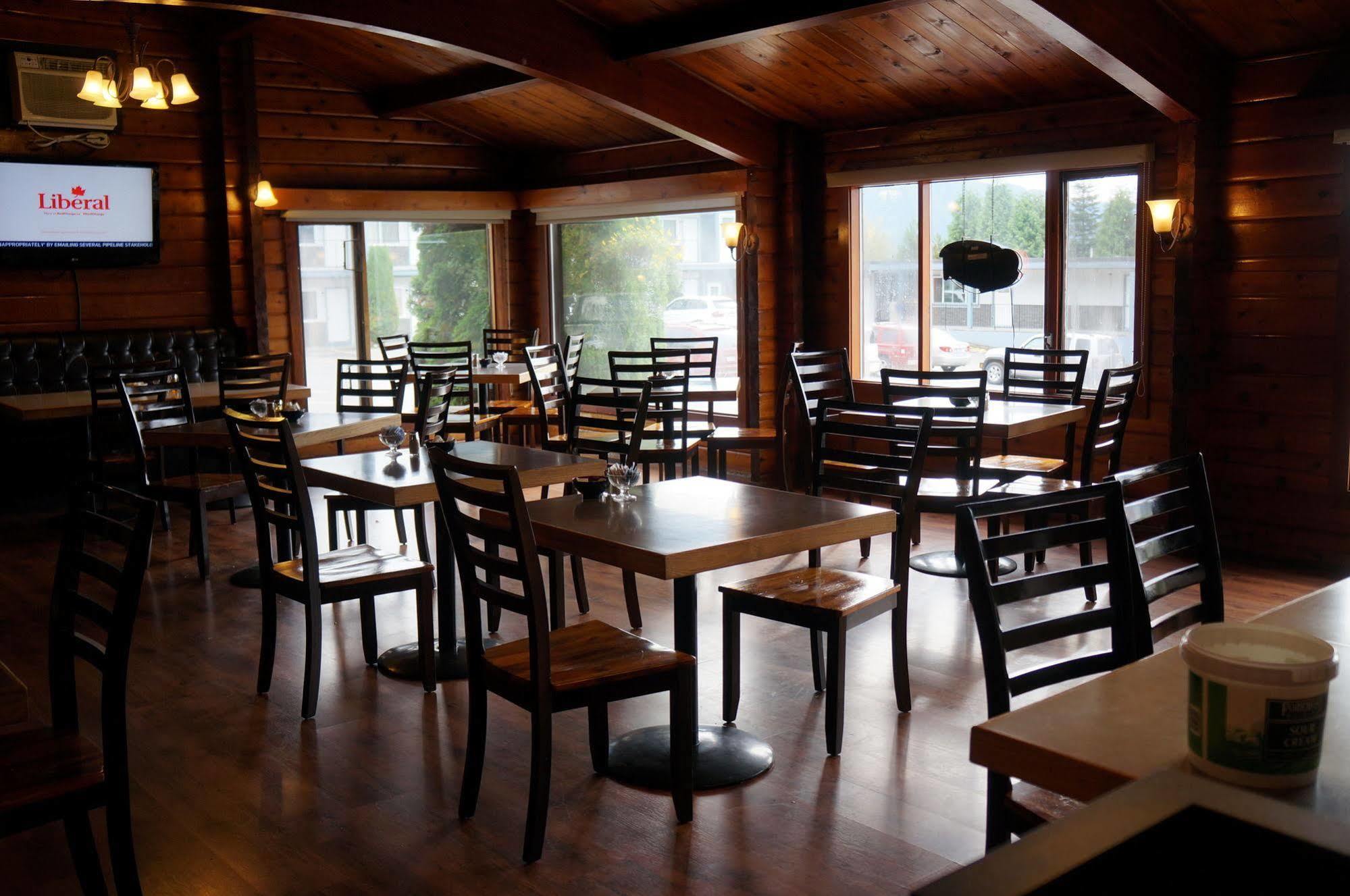 Chalet Inn Kitimat Zewnętrze zdjęcie